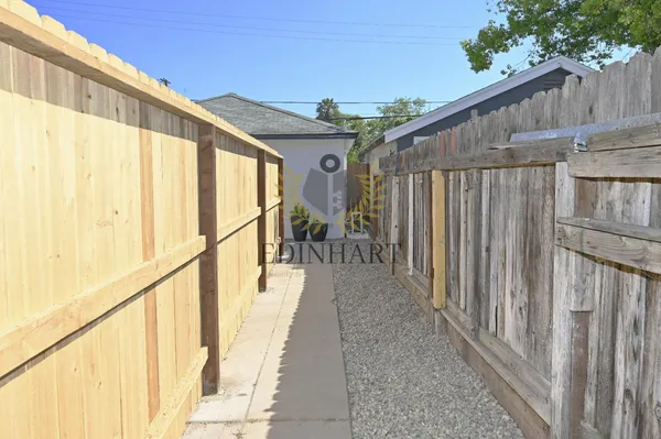 $2,100 | 1584 North Carruth Avenue, Unit A, Fresno, CA 93728