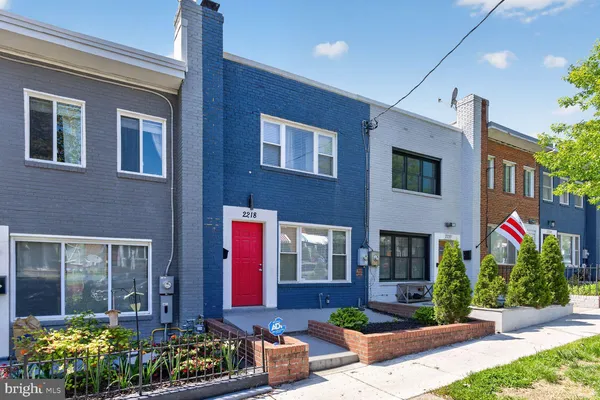 $3,400 | 2218 16th Street Northeast, Washington, DC 20018