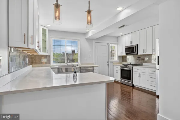 $3,400 | 2218 16th Street Northeast, Washington, DC 20018