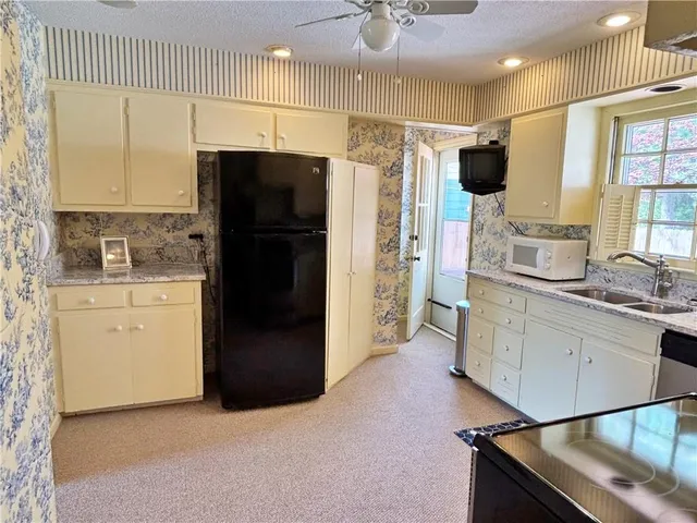 $189,900 | 610 South Woodland Street, Pittsburg, KS 66762