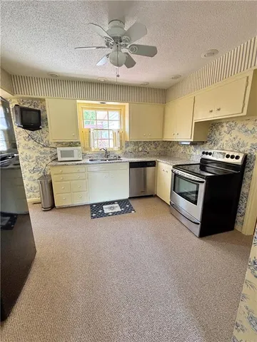 $189,900 | 610 South Woodland Street, Pittsburg, KS 66762