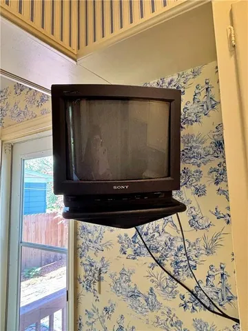 $189,900 | 610 South Woodland Street, Pittsburg, KS 66762