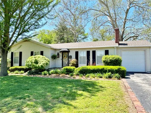 $189,900 | 610 South Woodland Street, Pittsburg, KS 66762