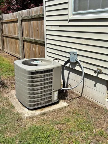 $189,900 | 610 South Woodland Street, Pittsburg, KS 66762