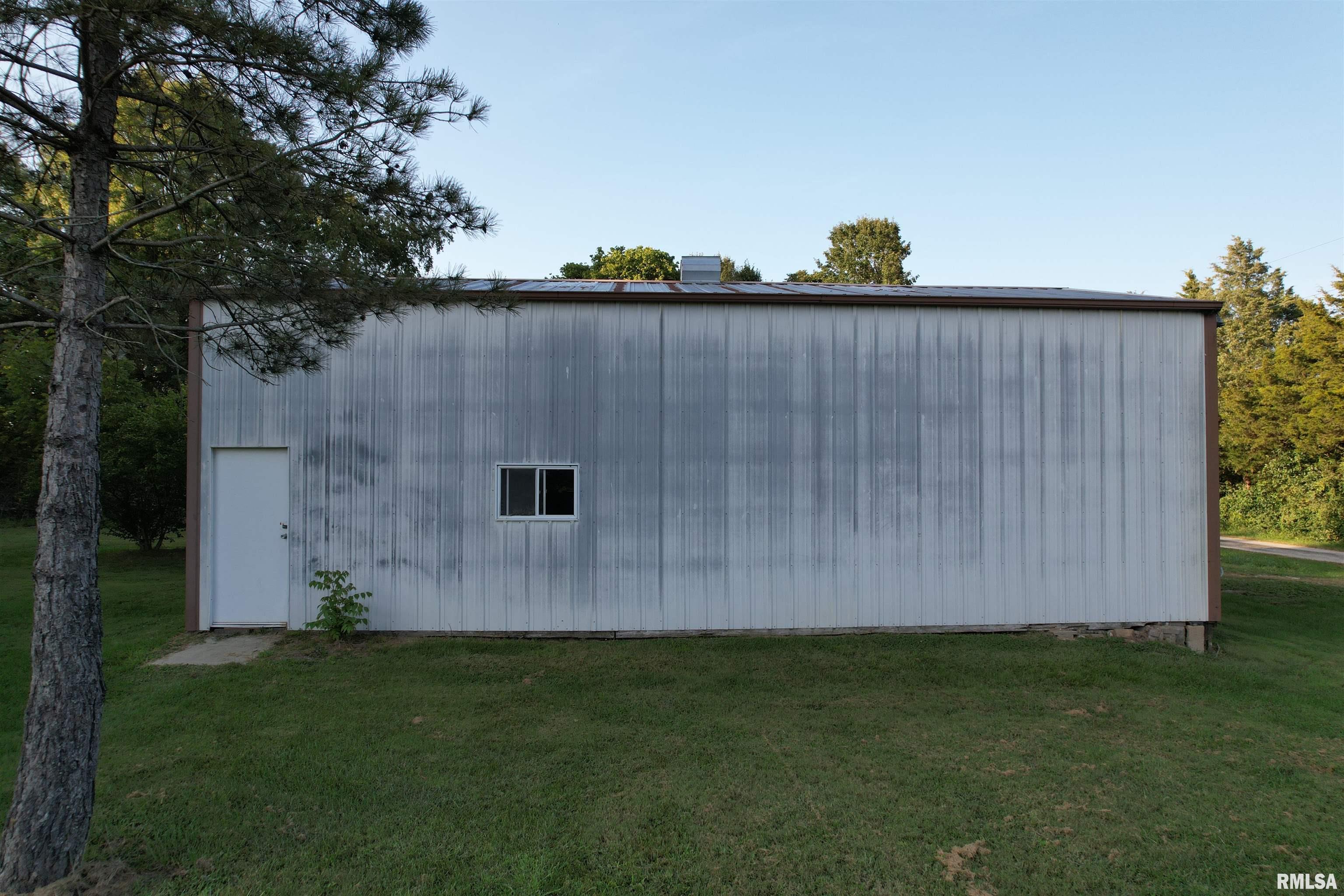 6201 Landmark Road Iuka, IL 62849 - Photo 36 of 47