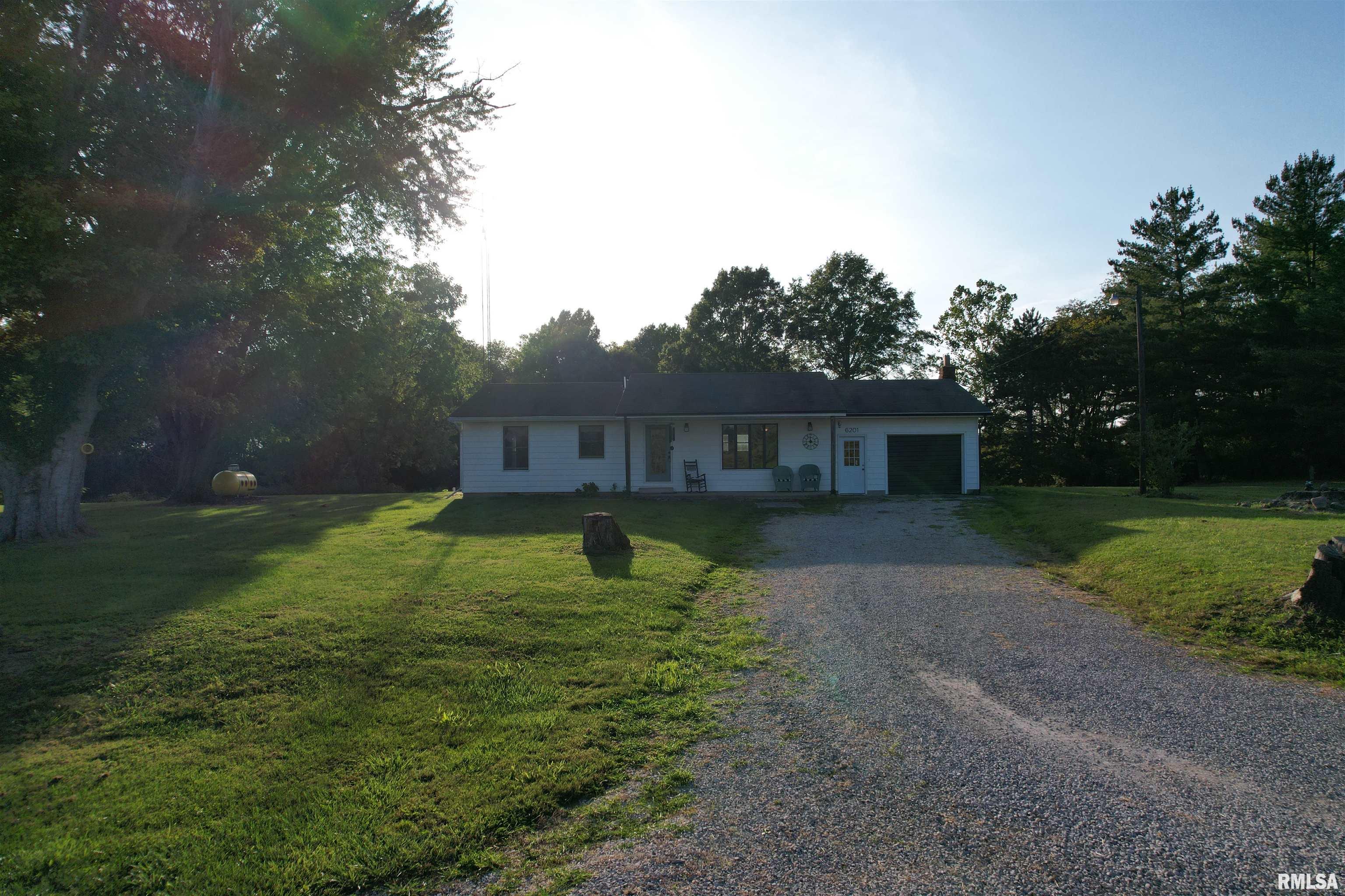 6201 Landmark Road Iuka, IL 62849 - Photo 10 of 47