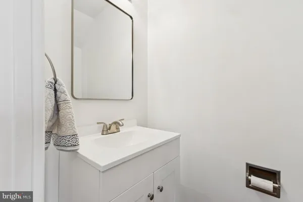 $885,000 | 13140 Madonna Lane, Fairfax, VA 22033