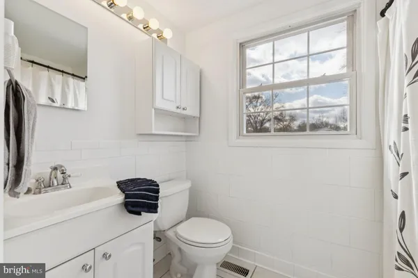 $885,000 | 13140 Madonna Lane, Fairfax, VA 22033