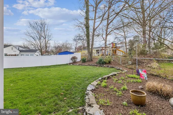 $885,000 | 13140 Madonna Lane, Fairfax, VA 22033