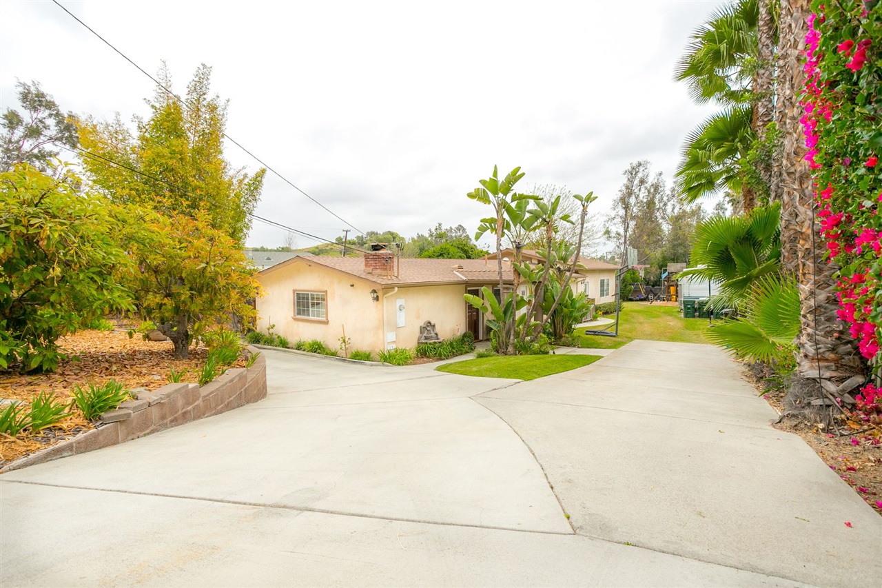 1815 Rockhoff Road Escondido, CA 92026 - Photo 22 of 25