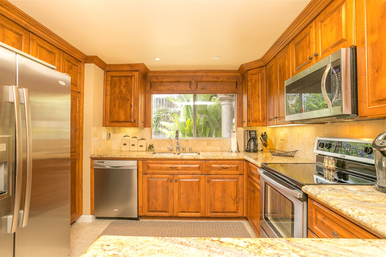 1815 Rockhoff Road Escondido, CA 92026 - Photo 6 of 25