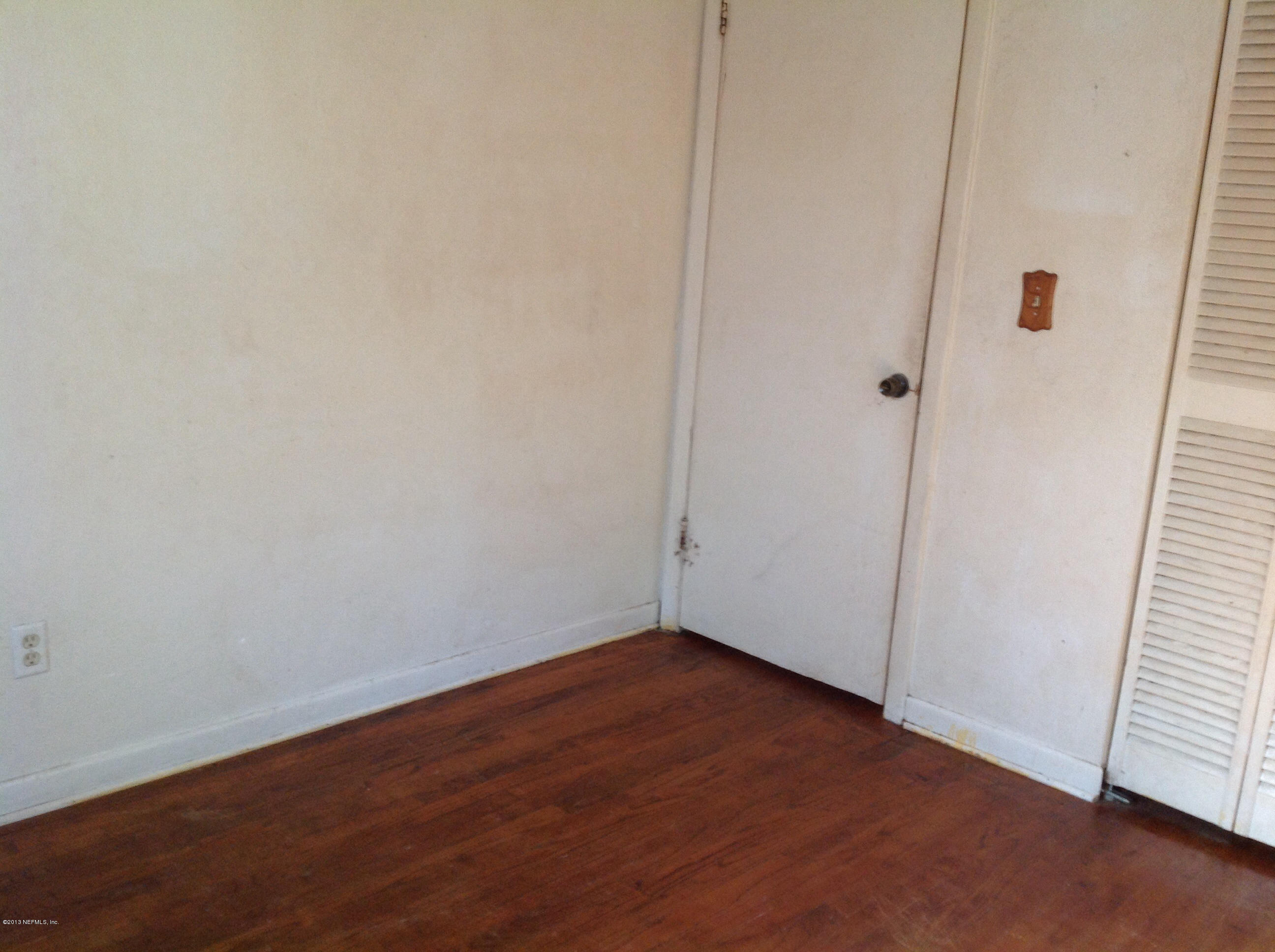2047 Gamewell Road Jacksonville, FL 32211 - Photo 9 of 11 a view of a small space