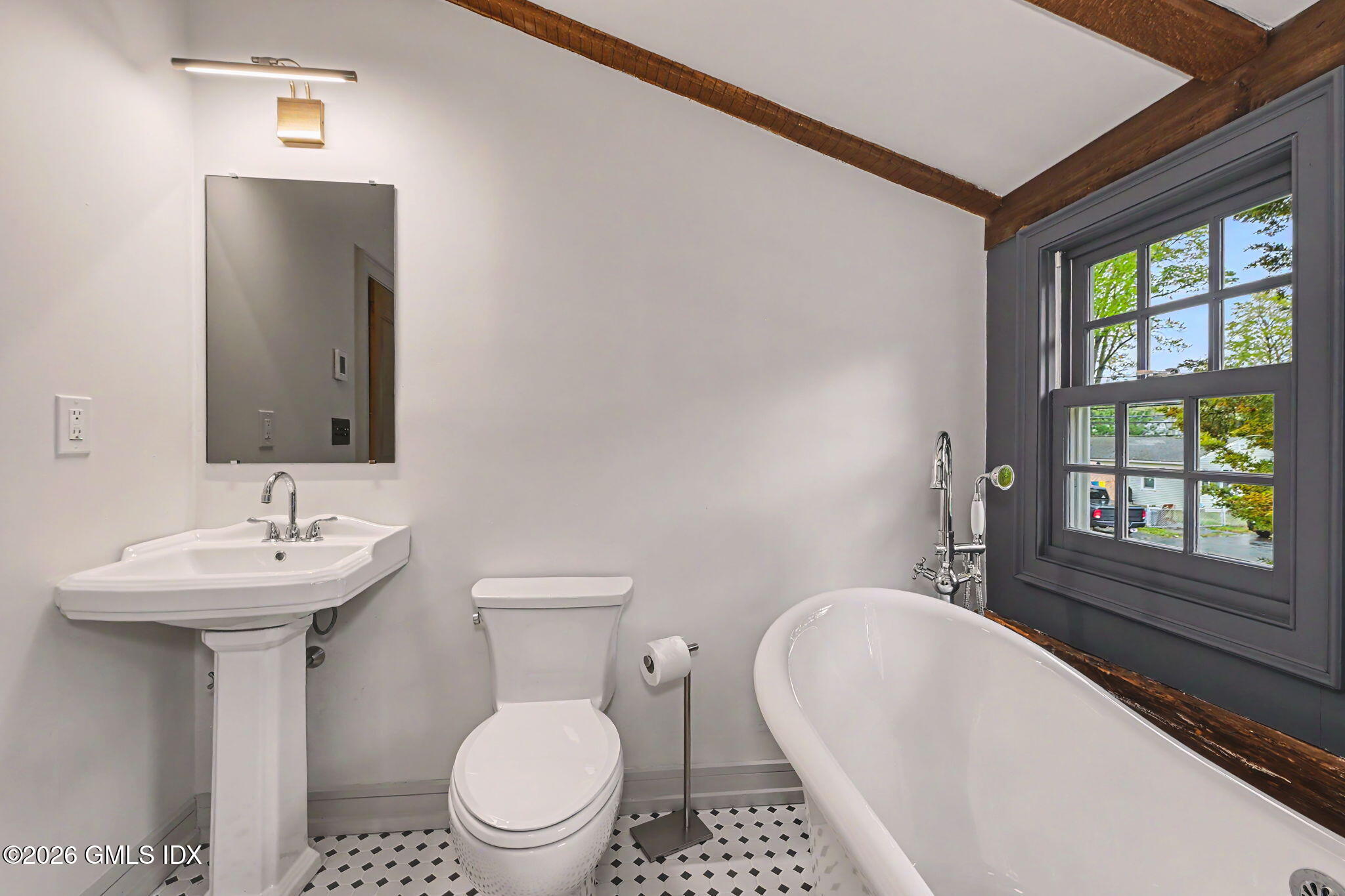 1 Cary Road Riverside, CT 06878 - Photo 35 of 47 35-web-or-mls-1-cary-rd