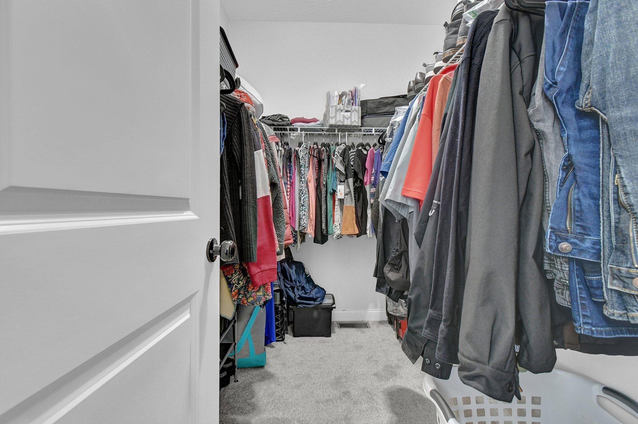 916 Rooks Circle Sunbury, OH 43074 - Photo 18 of 39 HUGE walk-in closet finished out the primary suite!