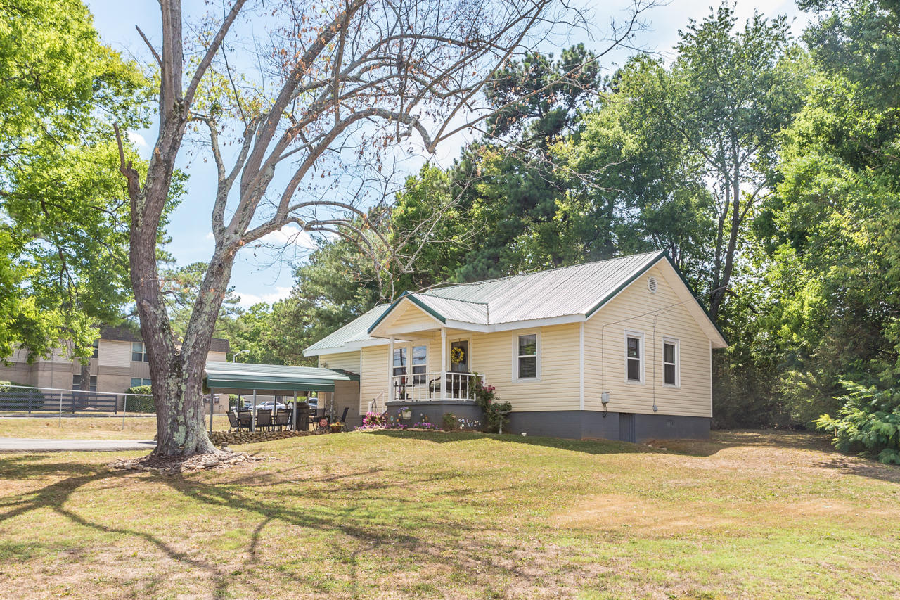 1519 Hickory Valley Road Chattanooga, TN 37421 - Photo 1 of 18 1519 Hickory Valley Rd Chattanooga, TN 3