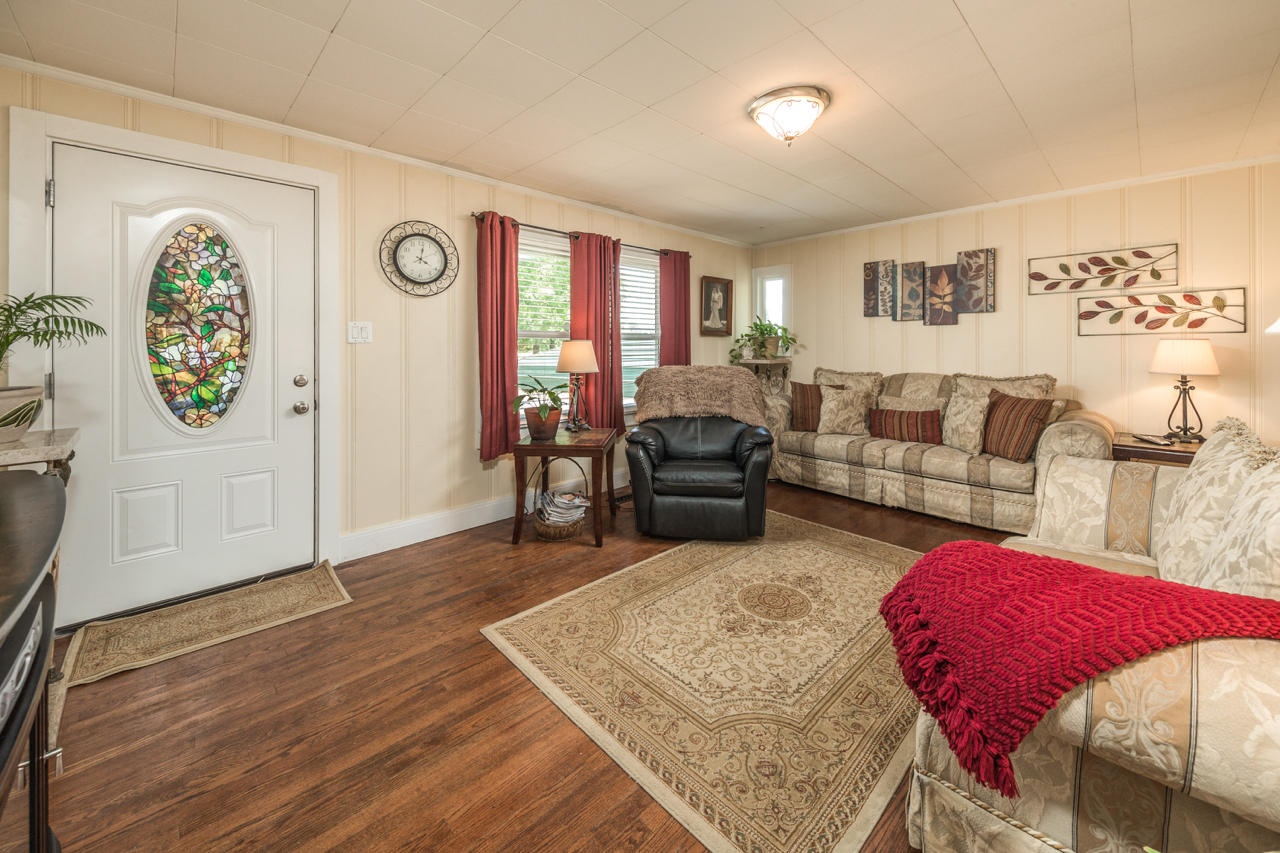 1519 Hickory Valley Road Chattanooga, TN 37421 - Photo 4 of 18 1519 Hickory Valley Rd Chattanooga, TN 3