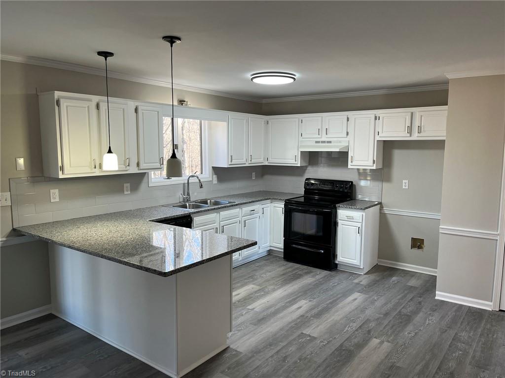 201 Jim Barr Road King, NC 27021 - Photo 6 of 33 Kitchen