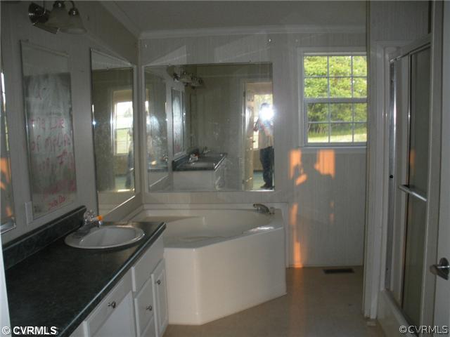 48 Simms Road Cumberland, VA 23040 - Photo 8 of 11 Master Bath