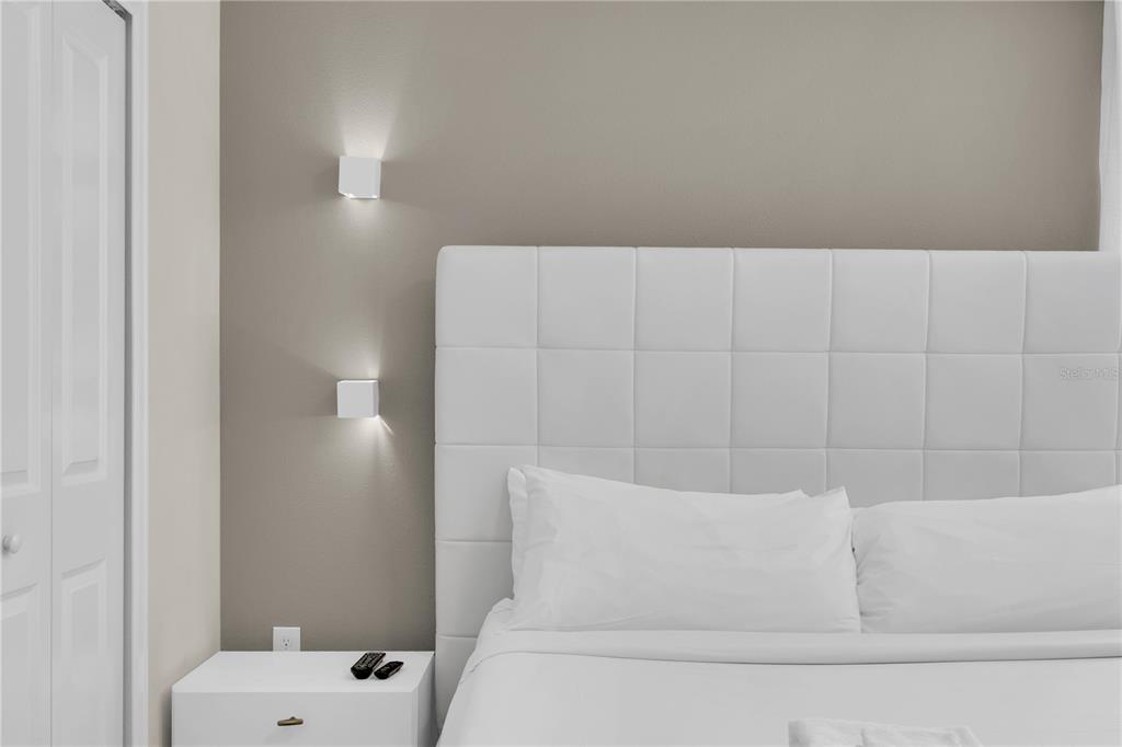 4530 Narrative Lane Kissimmee, FL 34746 - Photo 44 of 98 a bathroom with a bathtub