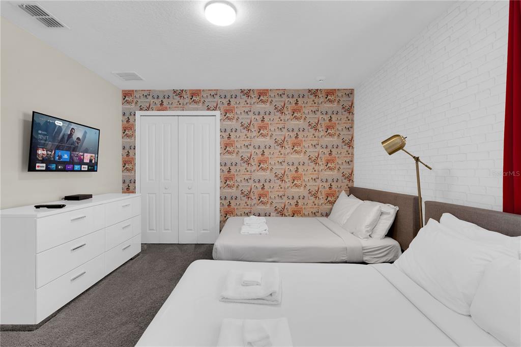 4530 Narrative Lane Kissimmee, FL 34746 - Photo 59 of 98 a living room with furniture and a bath tub