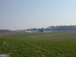 132 Center Road Quarryville, PA 17566 - Photo 4 of 5 Gallery Image 4