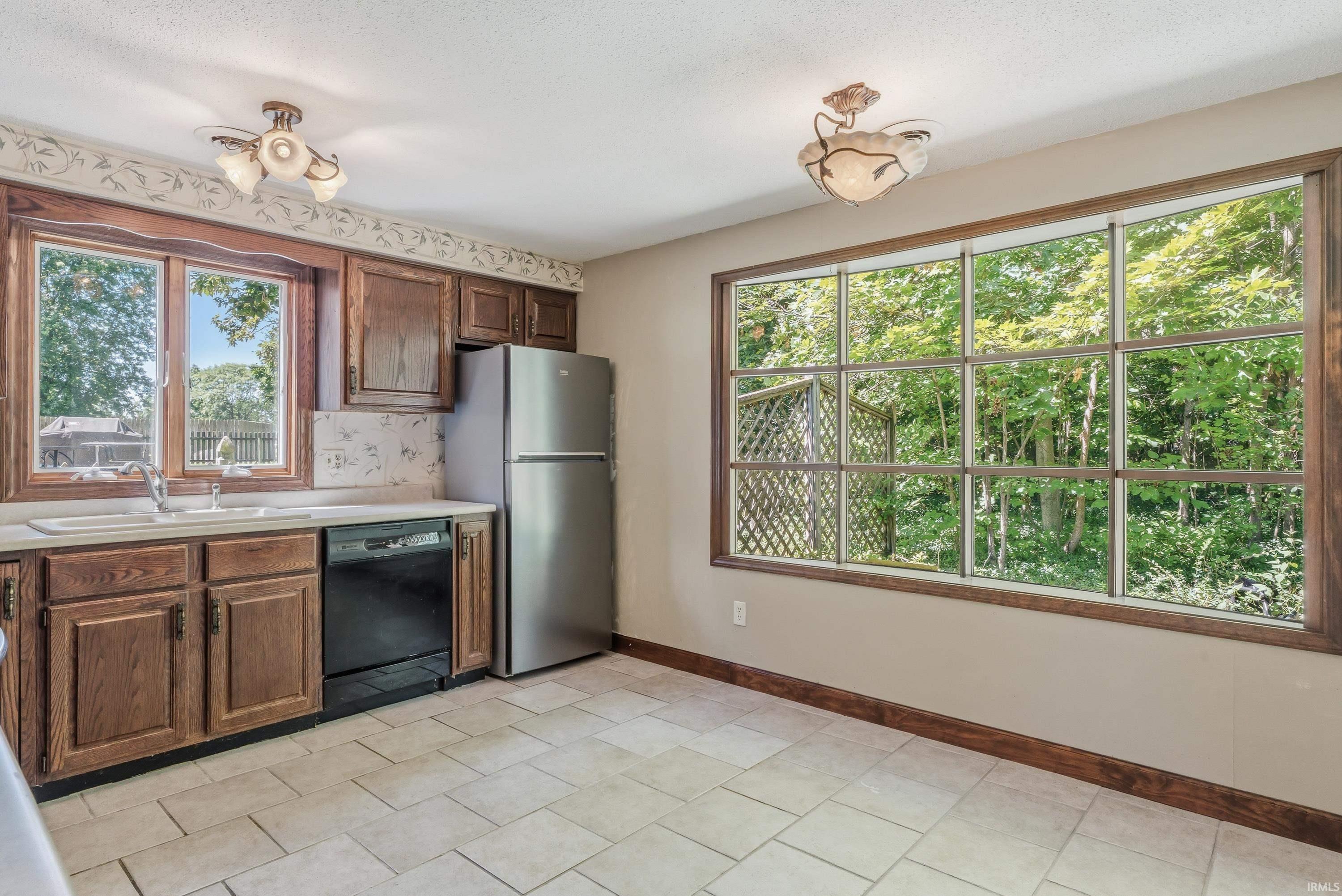 6711 Rockingham Drive Fort Wayne, IN 46835 - Photo 11 of 31
