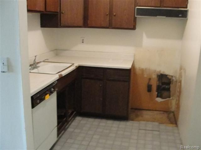 4917 Crooks Road Royal Oak, MI 48073 - Photo 3 of 8 2