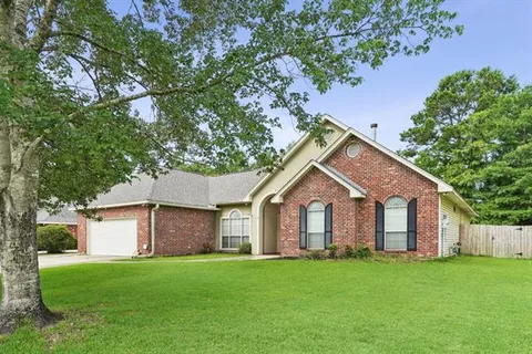 $355,000 | 476 Choctaw Drive, Abita Springs, LA 70420
