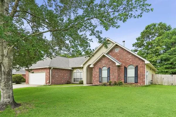 $2,400 | 476 Choctaw Drive, Abita Springs, LA 70420