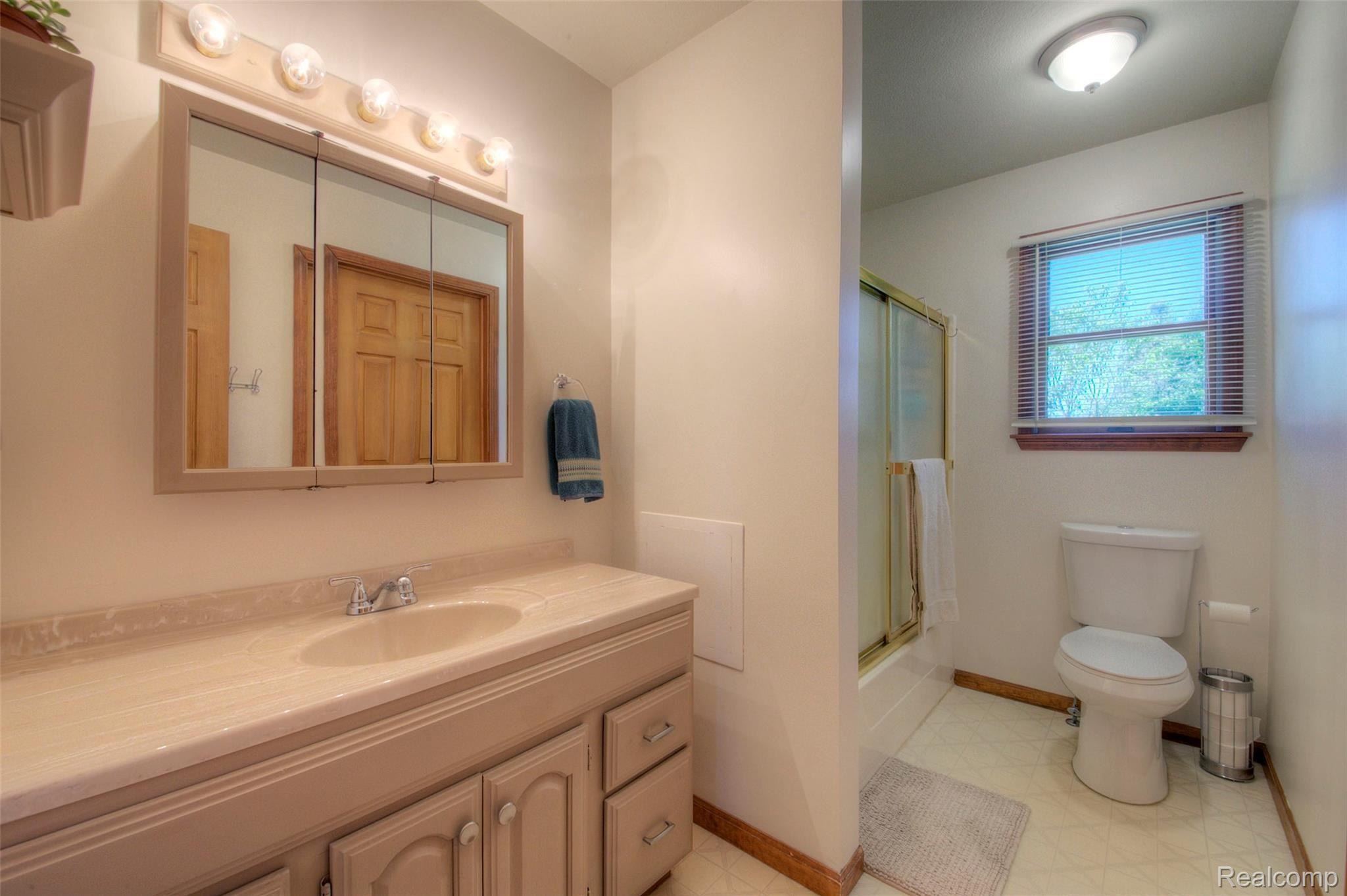 1210 Shell Street Fenton, MI 48430 - Photo 19 of 38 main level full bath.jpg