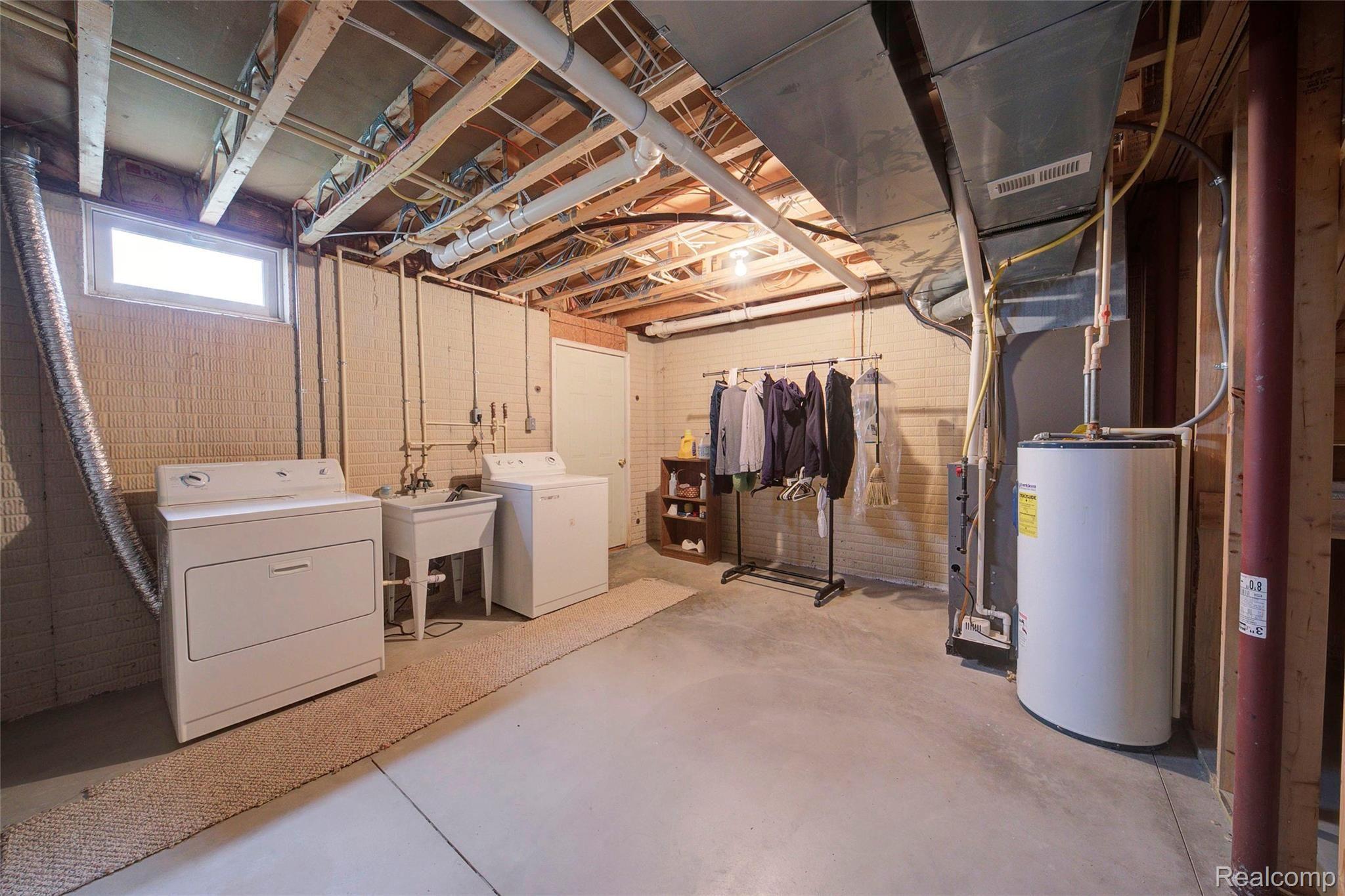 831 Laplaisance Road Monroe, MI 48161 - Photo 28 of 36 4H8A6521_2_3.jpg
