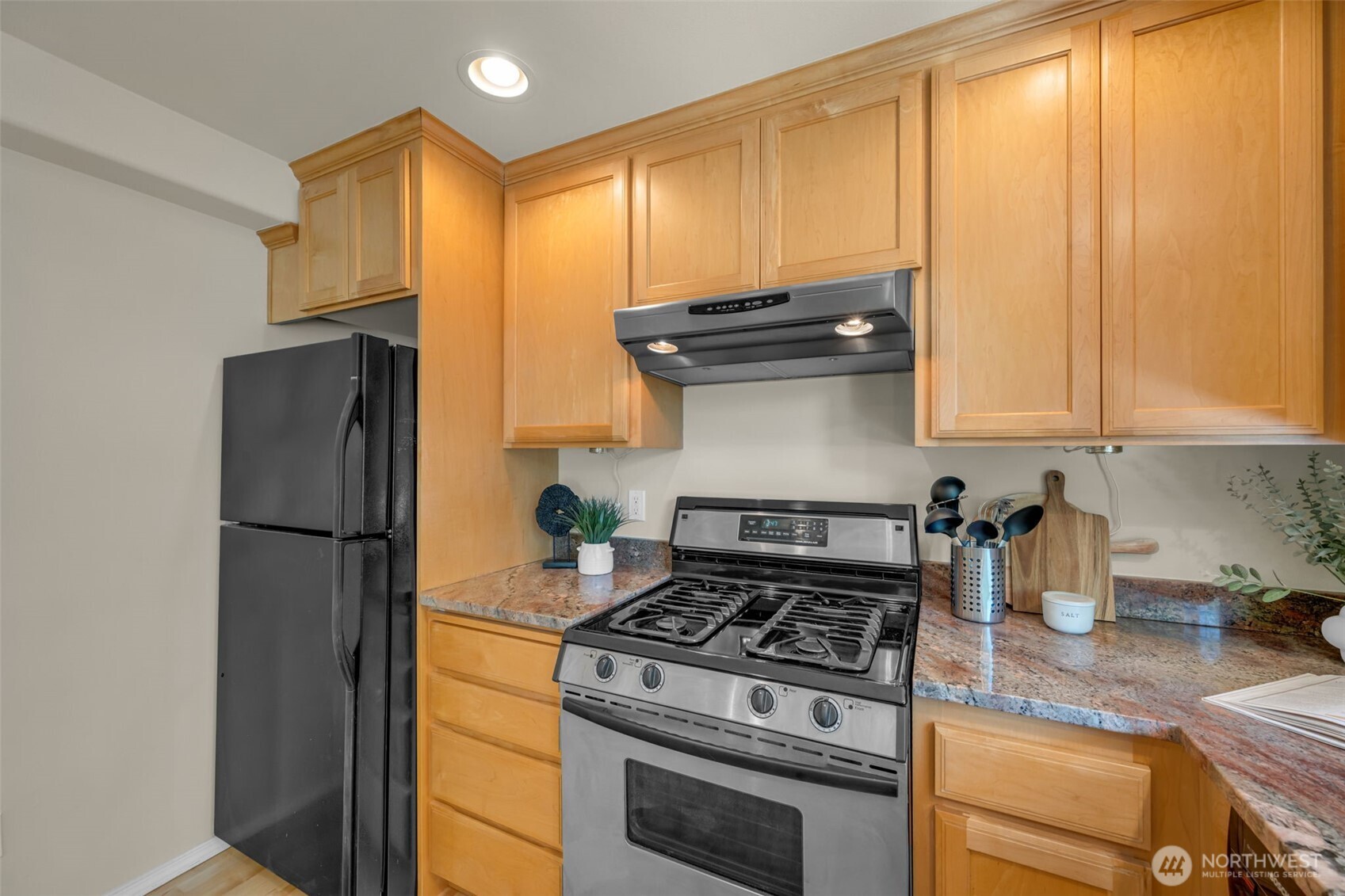 4720 Interlake Avenue North Seattle, WA 98103 - Photo 16 of 40