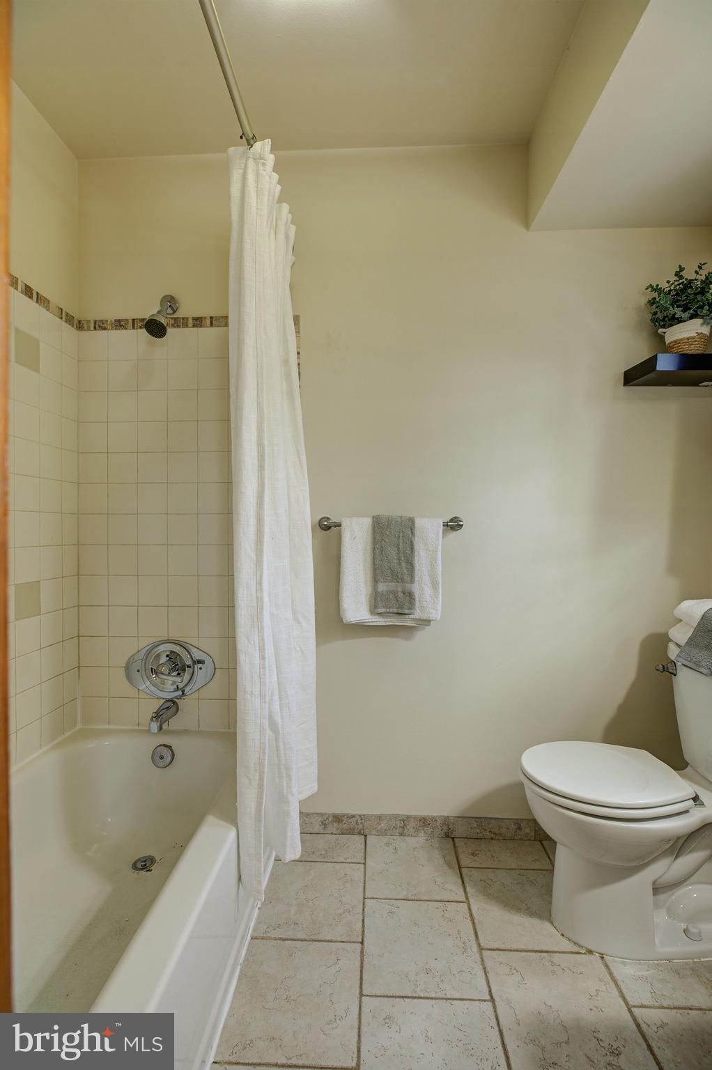 7909 Ridgely Oak Road Baltimore, MD 21234 - Photo 29 of 45