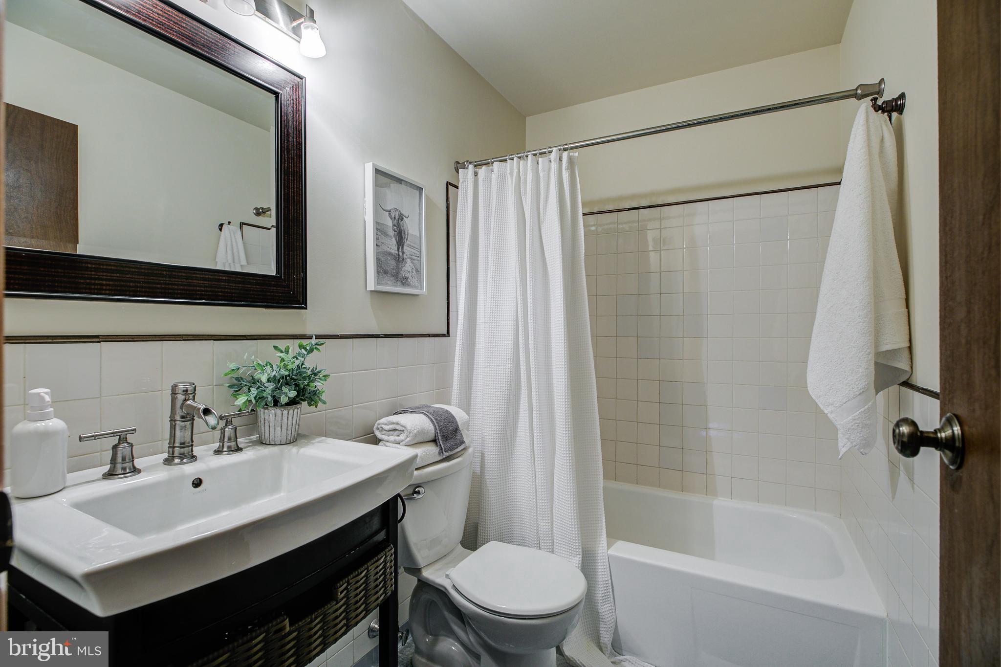 7909 Ridgely Oak Road Baltimore, MD 21234 - Photo 32 of 45