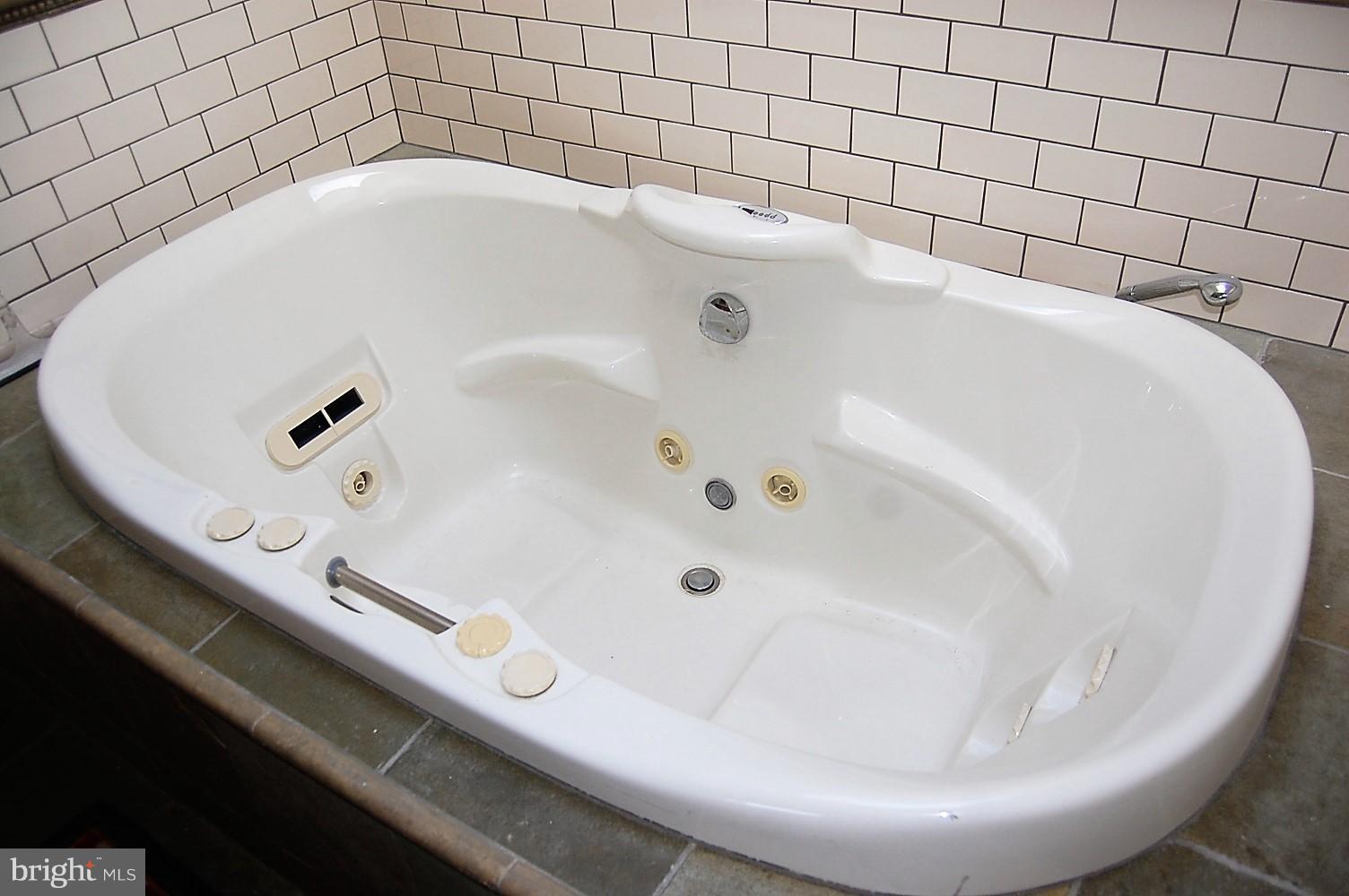 5308 Wriley Road Bethesda, MD 20816 - Photo 10 of 22 Jetted tub