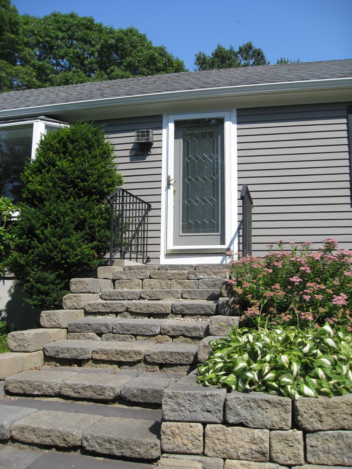 256 Oakland Road Hyannis, MA 02601 - Photo 3 of 26 IMG_9323