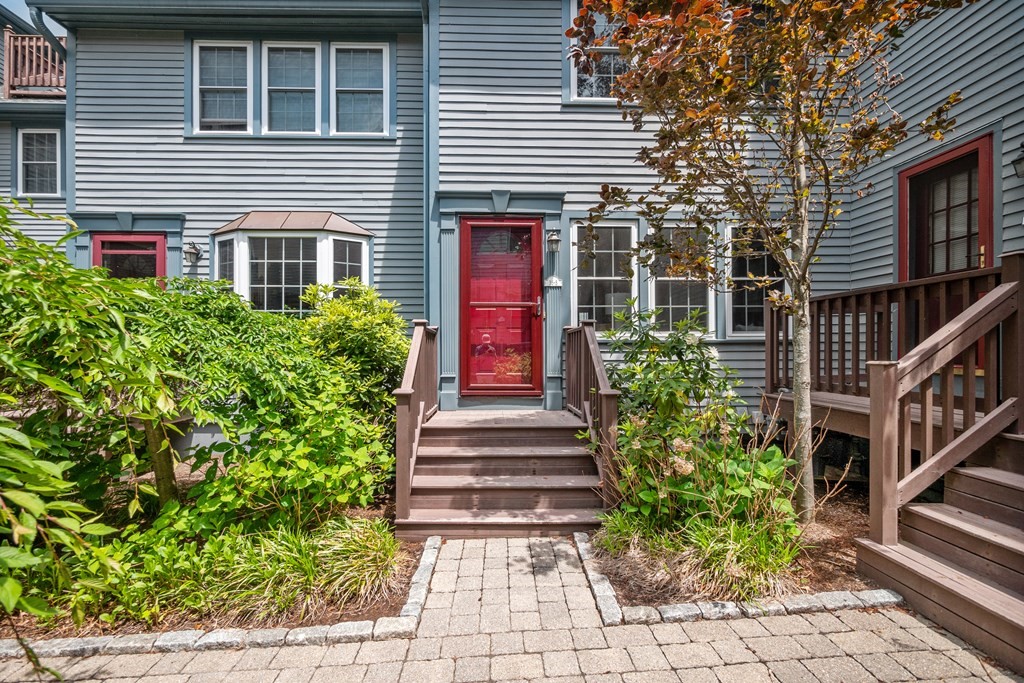 35 Merrymount Road, Unit E Quincy, MA 02169 - Photo 4 of 35 Gallery Image 4