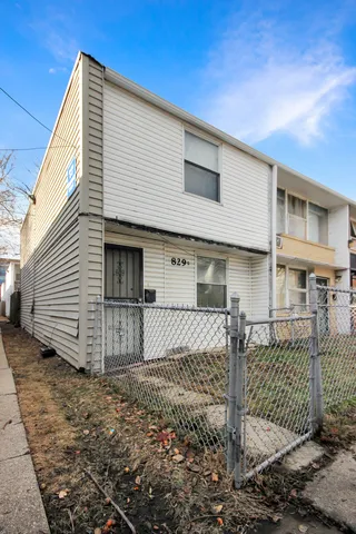 $110,000 | 829 East 48th Street, Unit D, Chicago, IL 60615