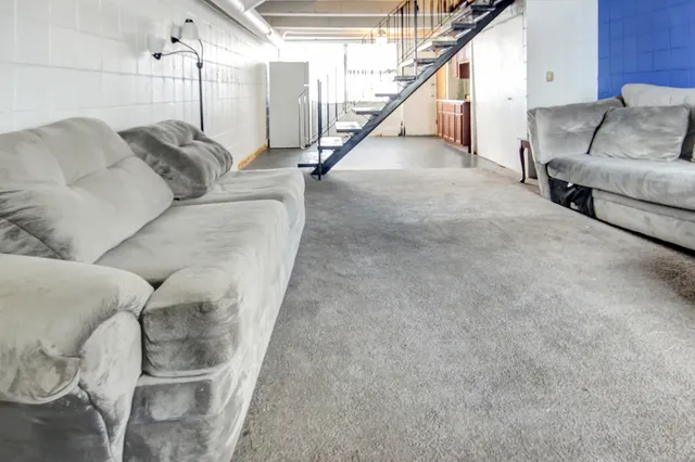 $110,000 | 829 East 48th Street, Unit D, Chicago, IL 60615