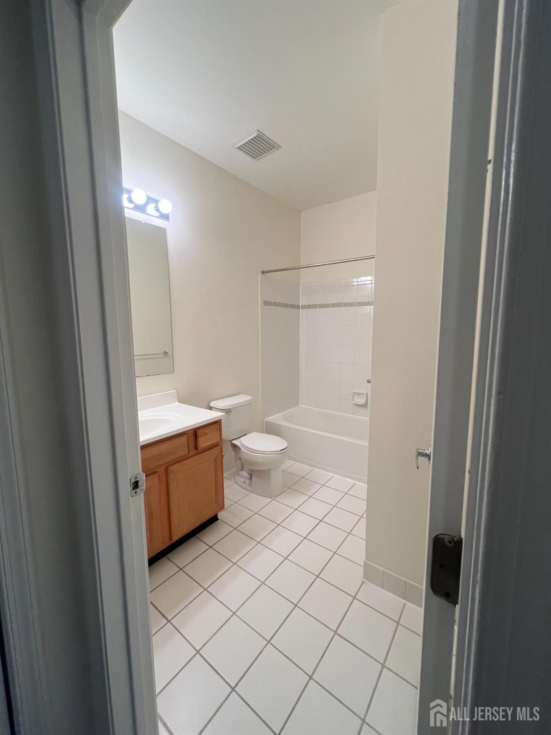 2 Samuel Circle Parlin, NJ 08859 - Photo 10 of 17