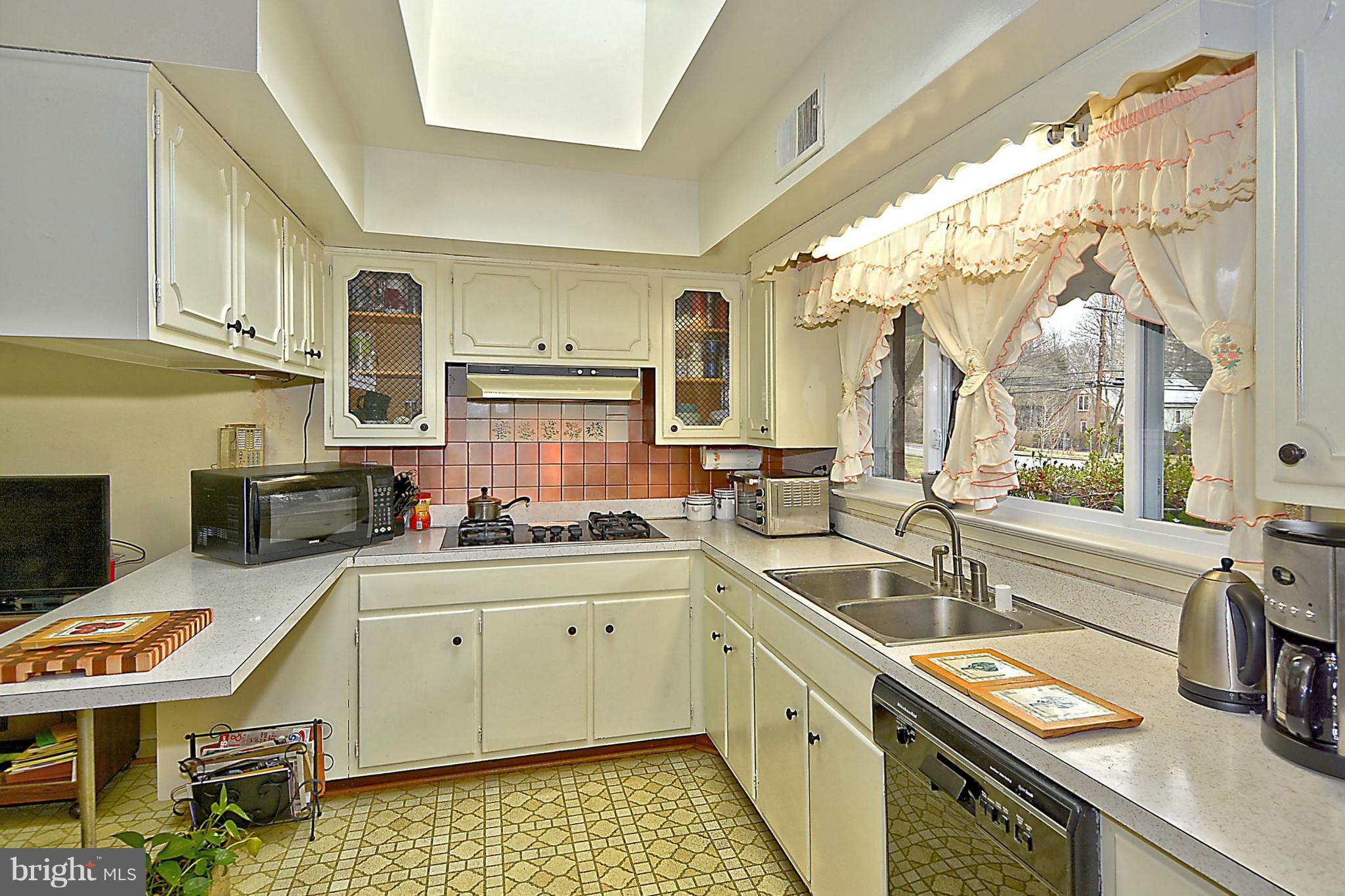 9102 Seven Locks Road Bethesda, MD 20817 - Photo 11 of 28 Kitchen