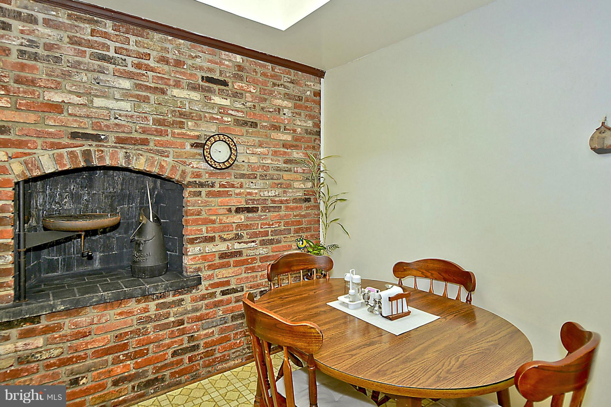 9102 Seven Locks Road Bethesda, MD 20817 - Photo 9 of 28 Breakfast area