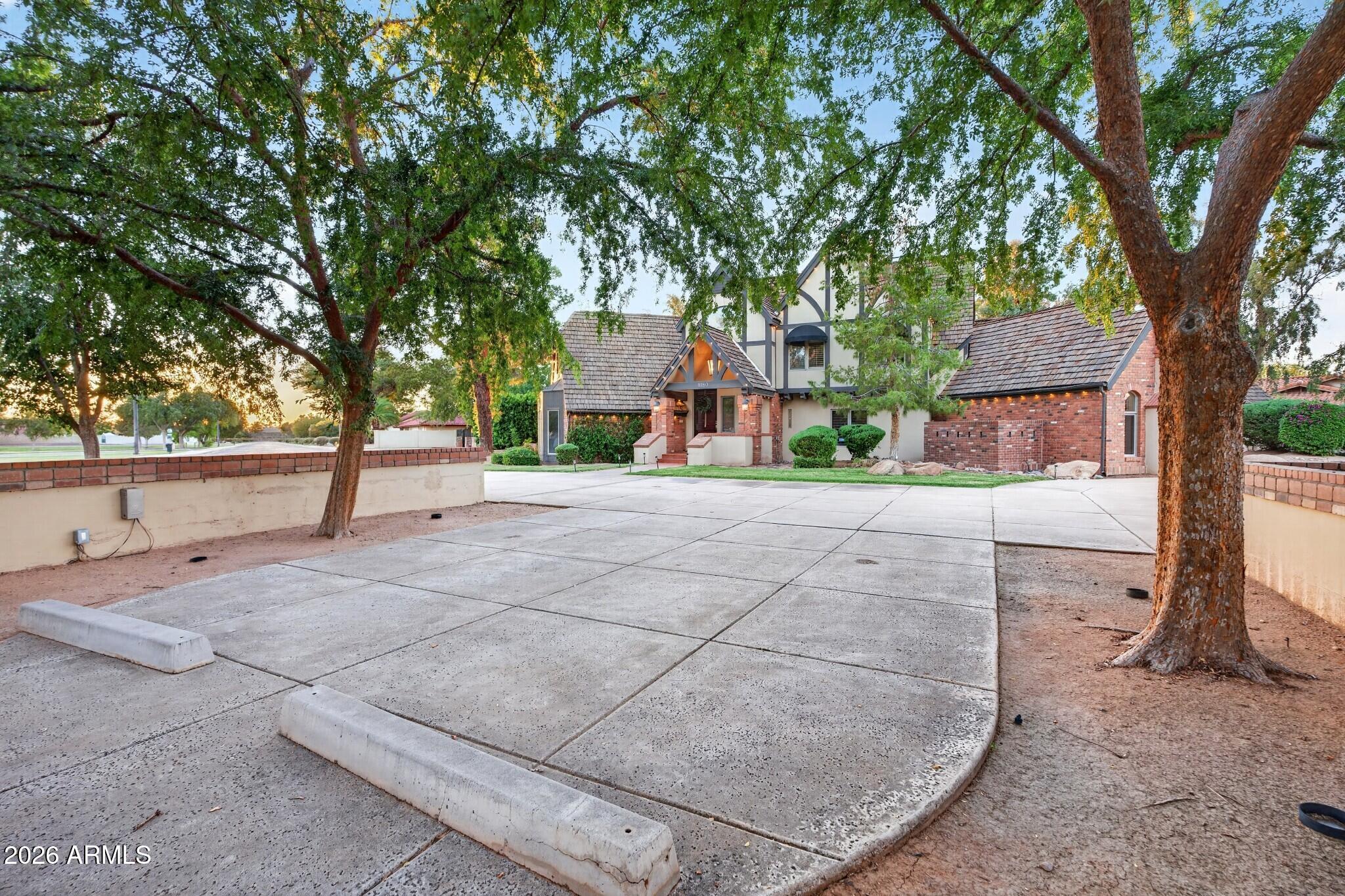 1080 North Riata Street Gilbert, AZ 85234 - Photo 15 of 169 009_168n riata_web