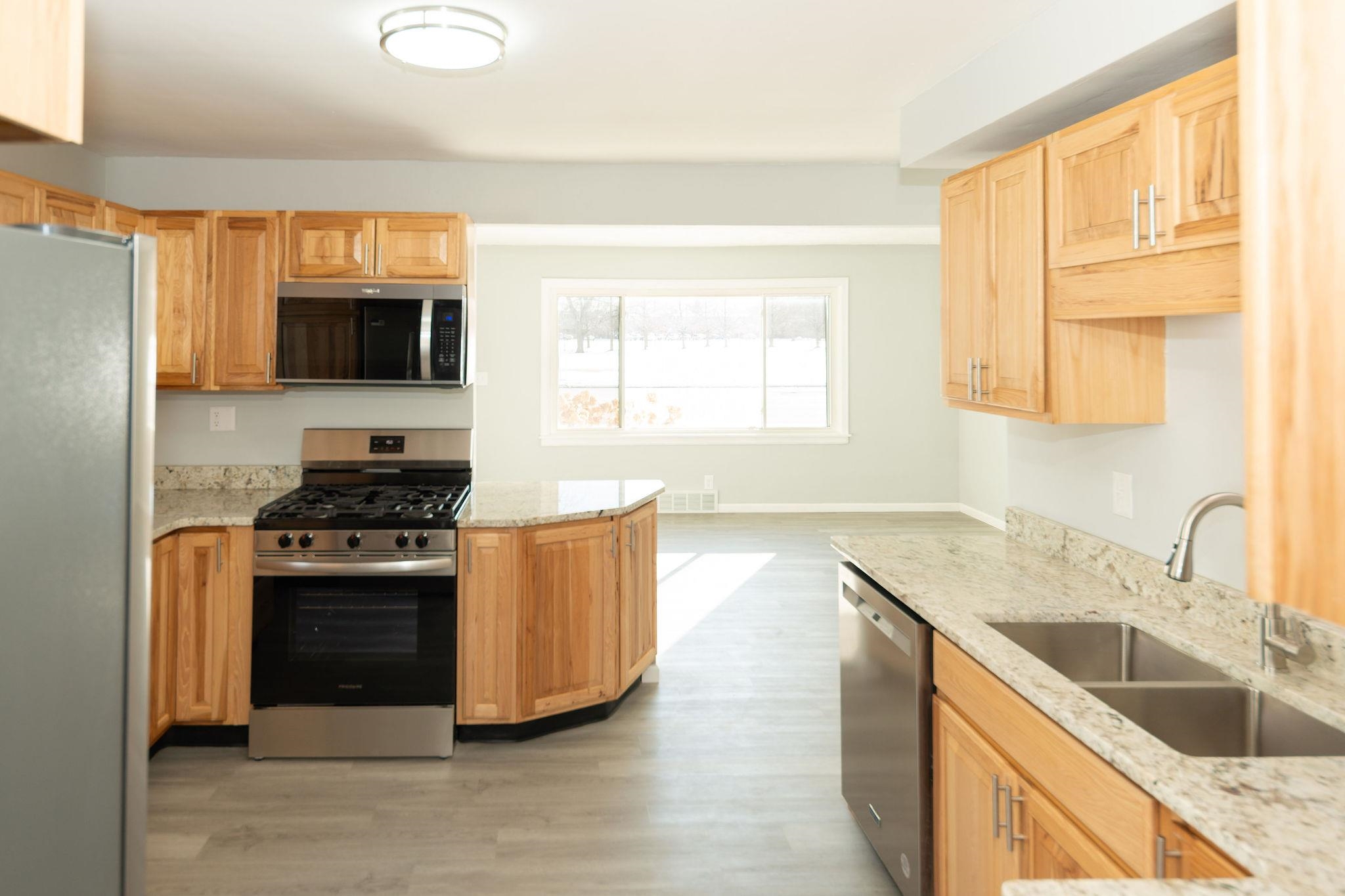 938 East Riverside Boulevard Loves Park, IL 61111 - Photo 12 of 63