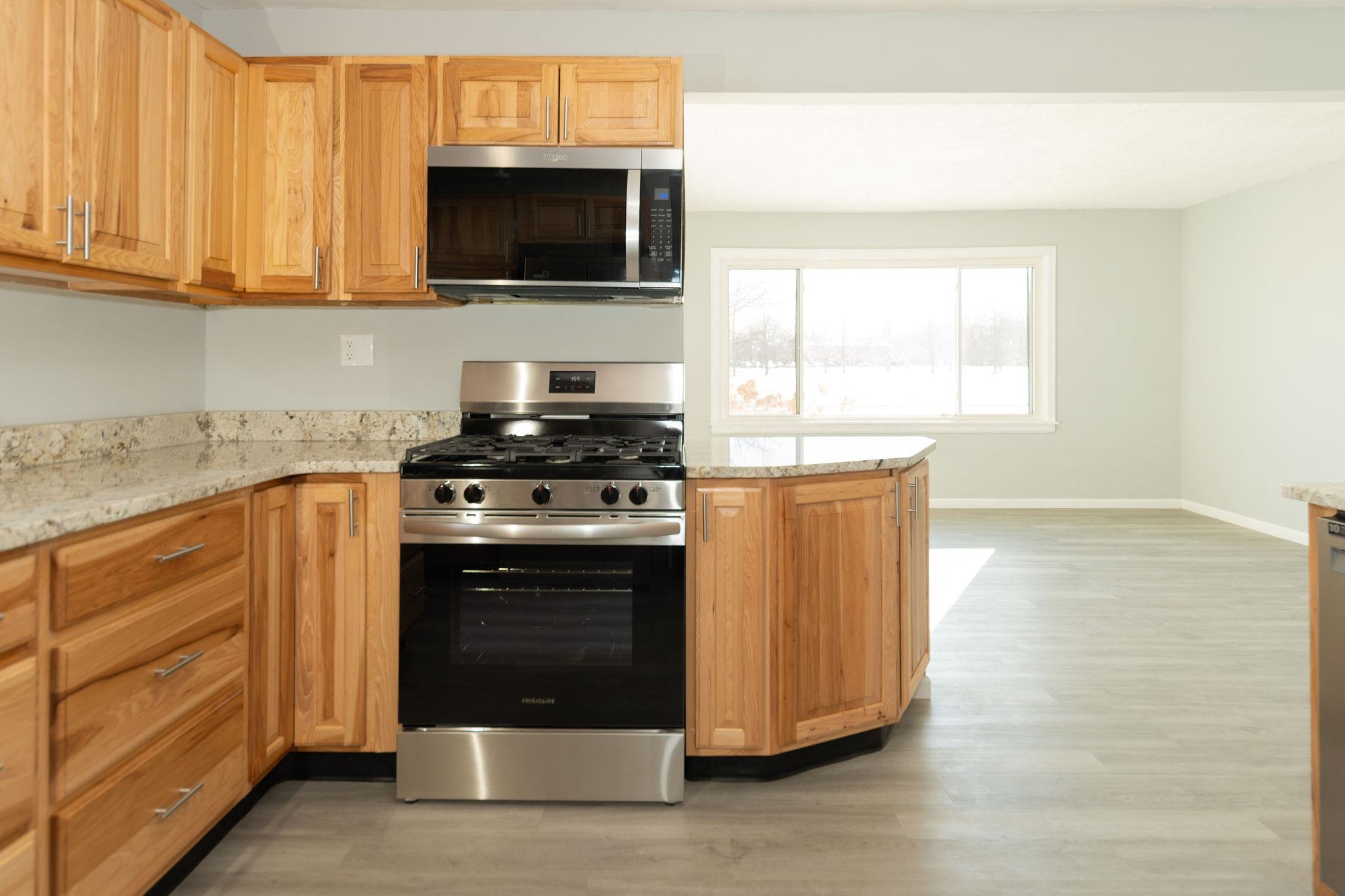 938 East Riverside Boulevard Loves Park, IL 61111 - Photo 13 of 63