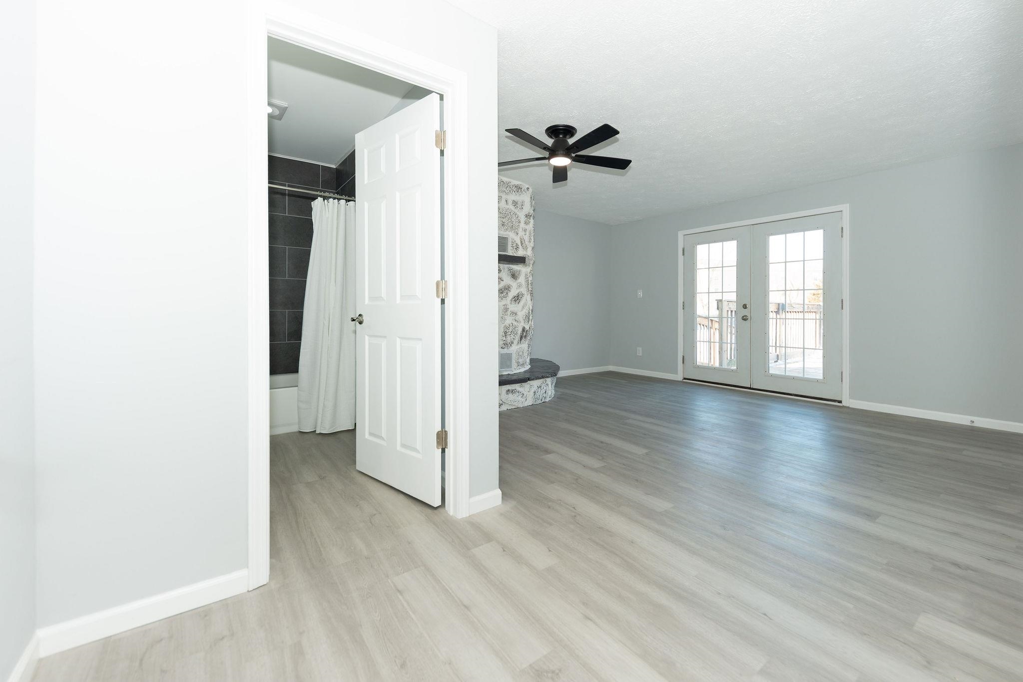 938 East Riverside Boulevard Loves Park, IL 61111 - Photo 26 of 63