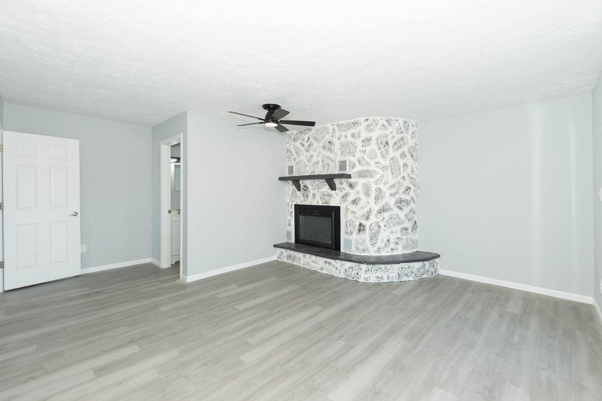 938 East Riverside Boulevard Loves Park, IL 61111 - Photo 29 of 63