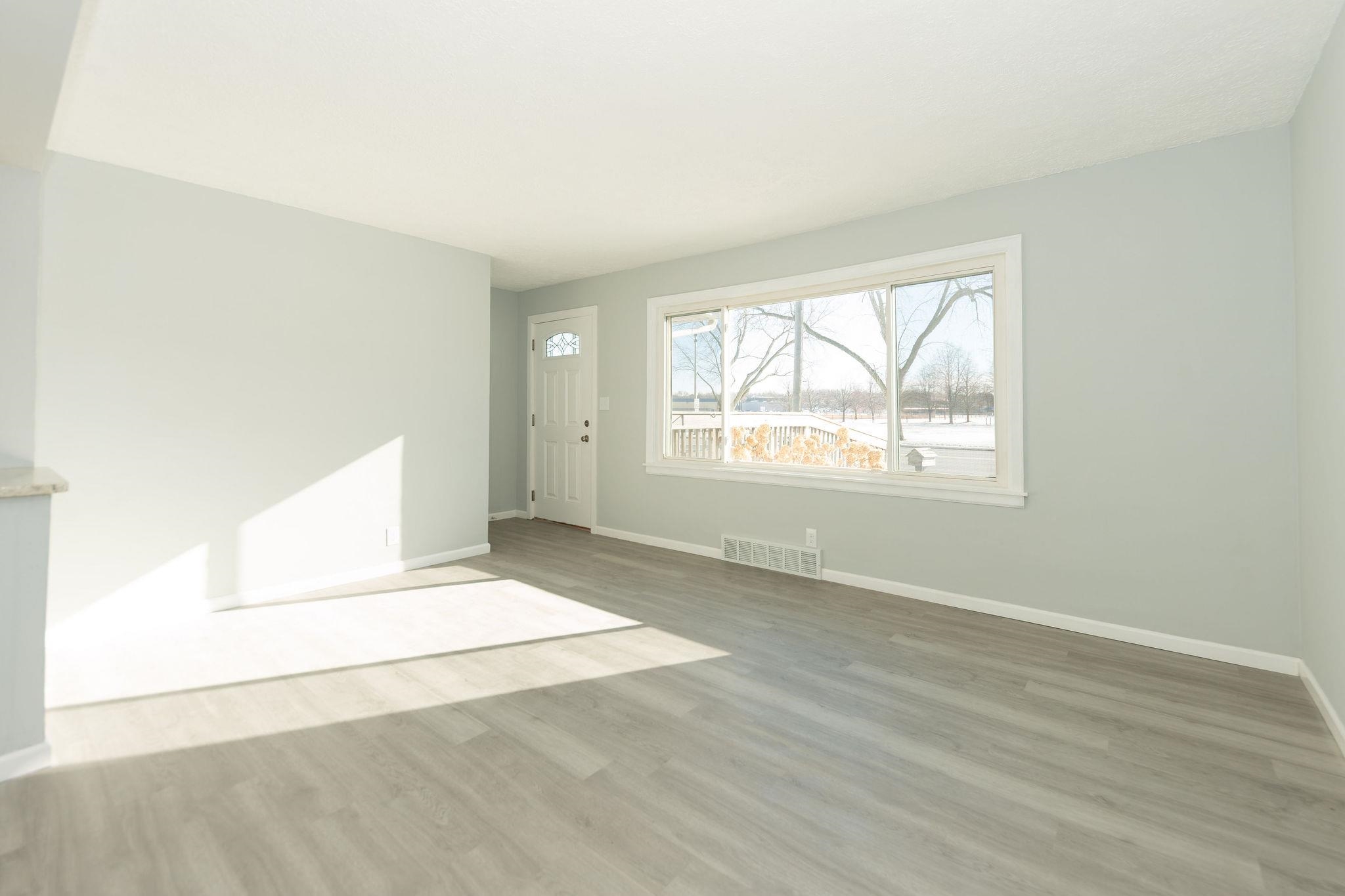 938 East Riverside Boulevard Loves Park, IL 61111 - Photo 8 of 63