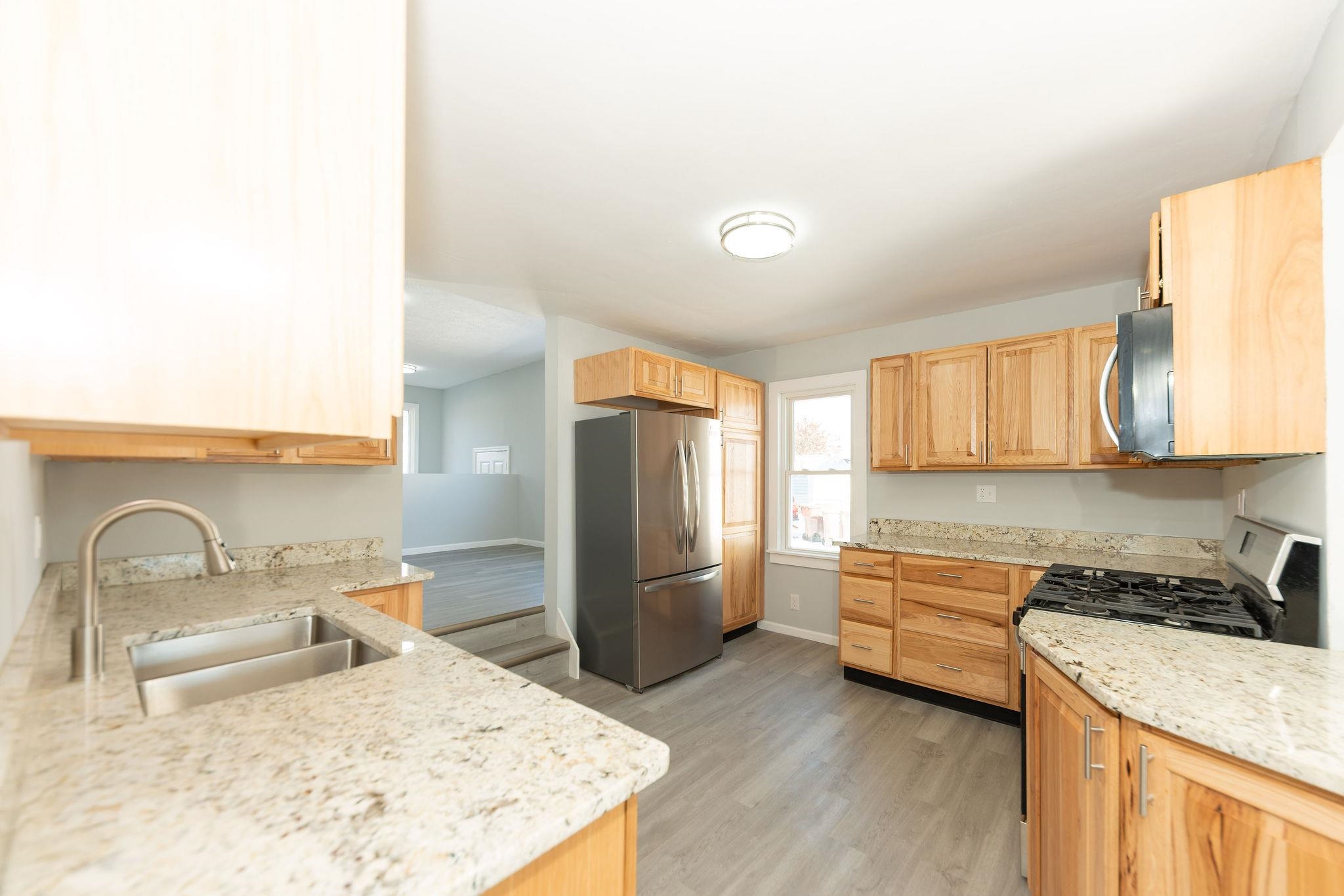 938 East Riverside Boulevard Loves Park, IL 61111 - Photo 10 of 63