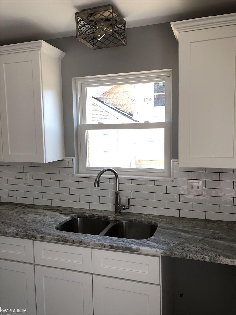 1570 River Road St. Clair, MI 48079 - Photo 10 of 51 50020399-9.JPG